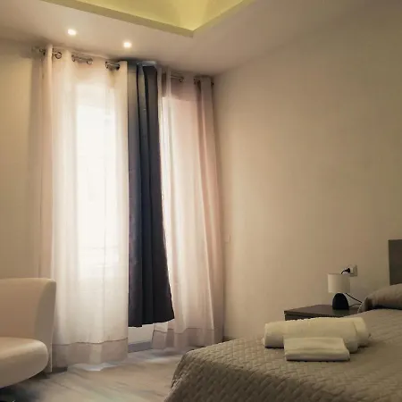 Dimora Conte فندق مبيت وإفطار لا ماداّلينا